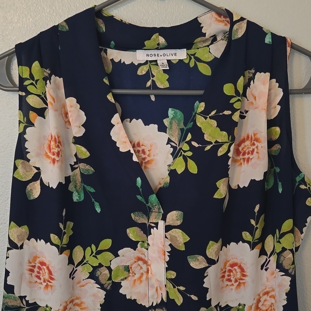 Rose + Olive | Navy Floral Chiffon Tank Size Small